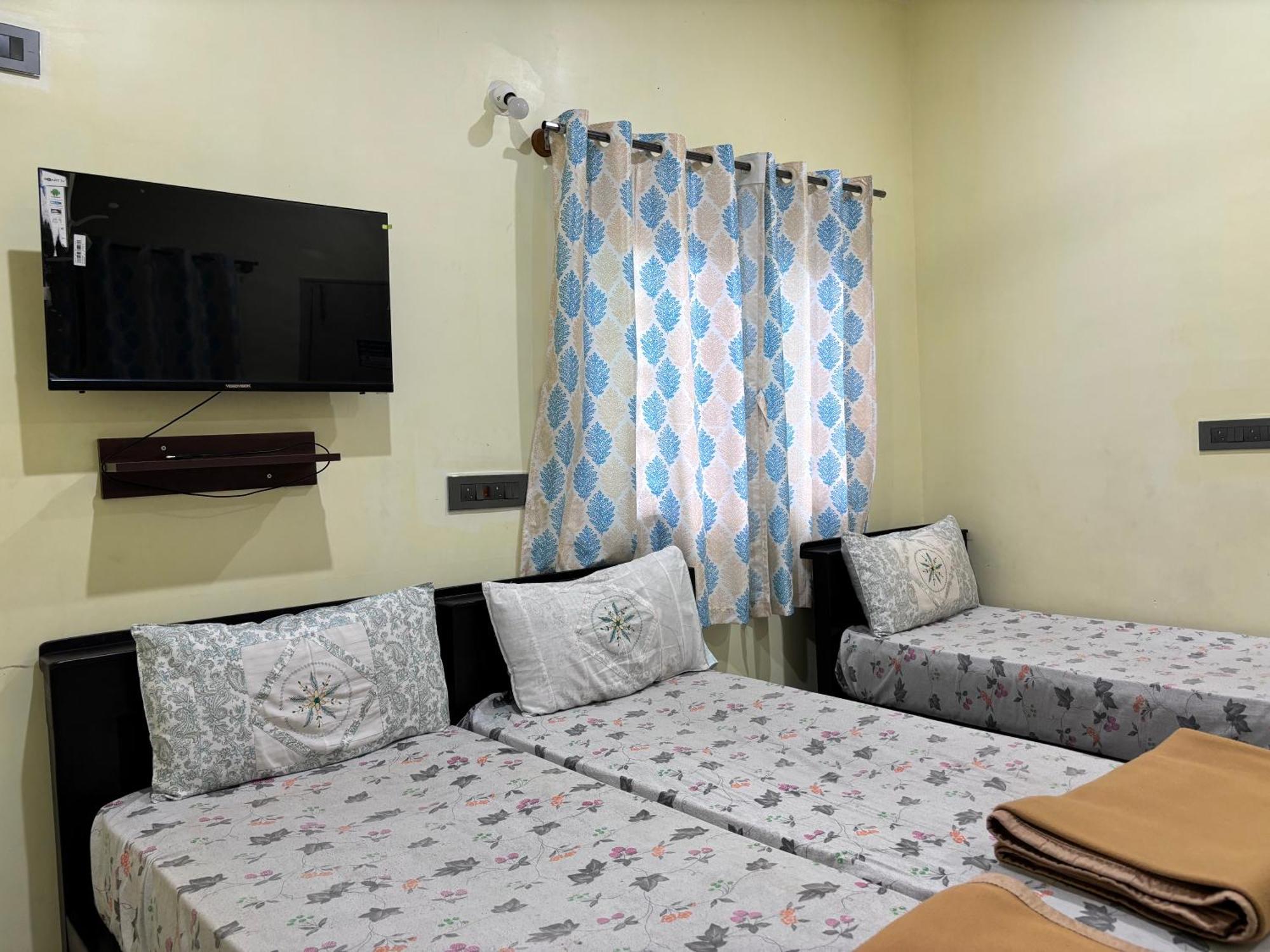 Sri Siri Lodge And Hotel Chikmagalūr Екстериор снимка