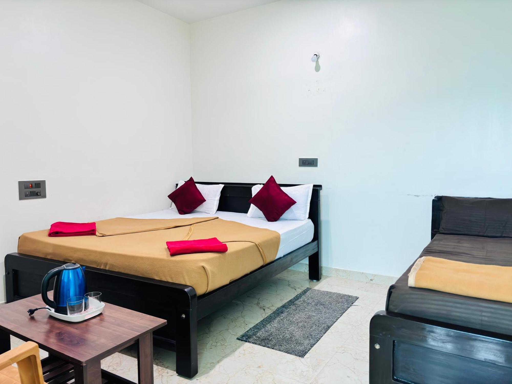 Sri Siri Lodge And Hotel Chikmagalūr Екстериор снимка