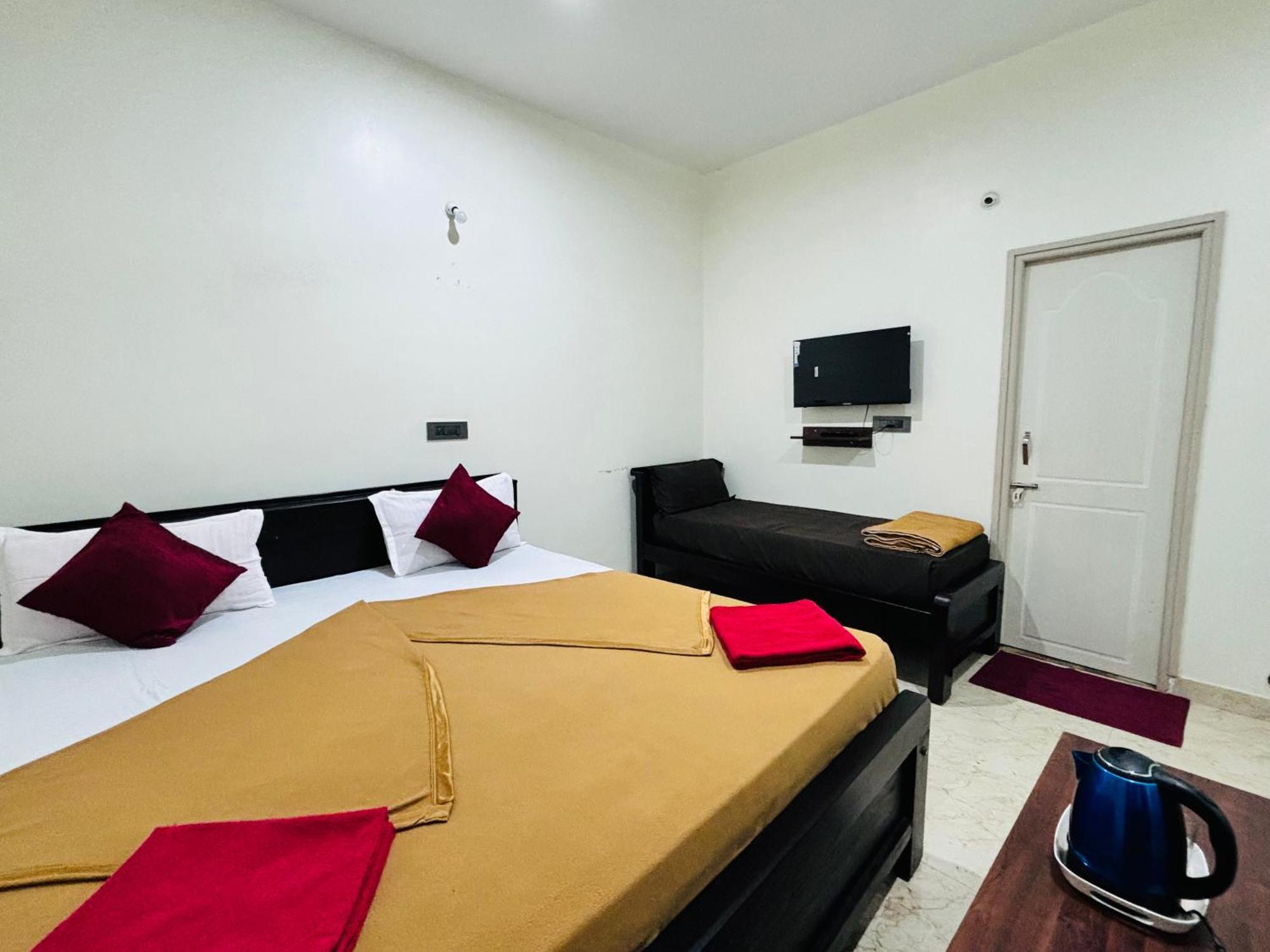 Sri Siri Lodge And Hotel Chikmagalūr Екстериор снимка