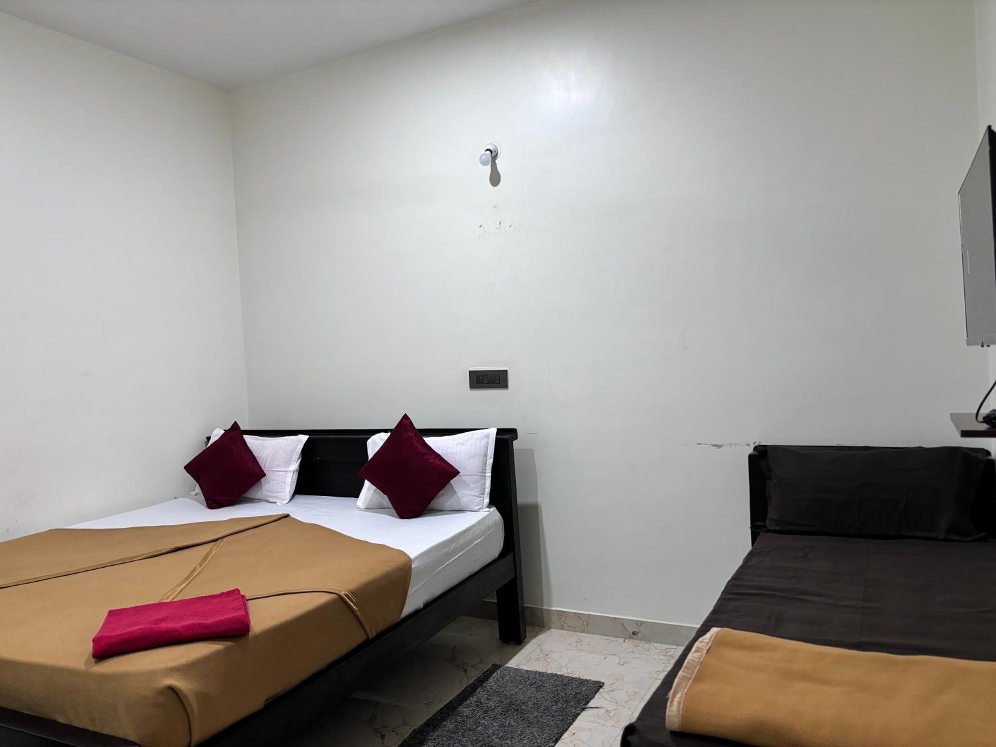 Sri Siri Lodge And Hotel Chikmagalūr Екстериор снимка
