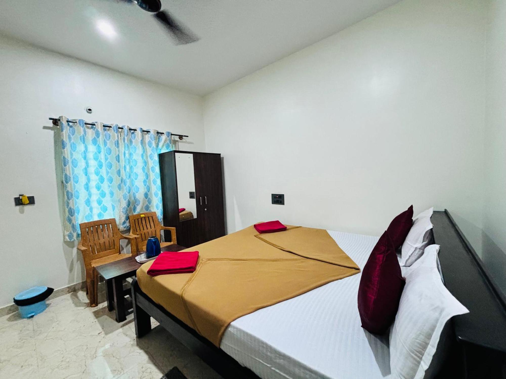 Sri Siri Lodge And Hotel Chikmagalūr Екстериор снимка