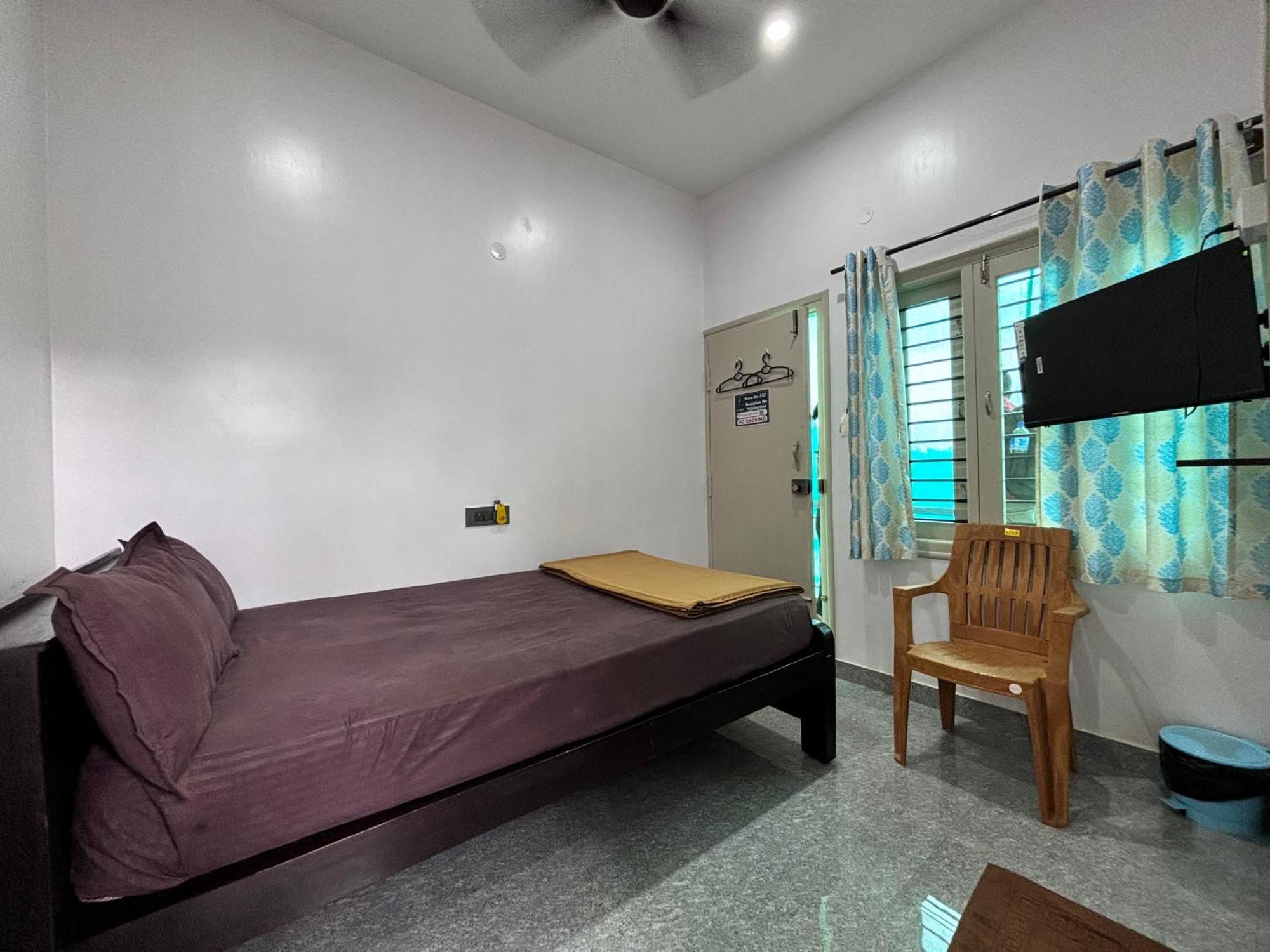 Sri Siri Lodge And Hotel Chikmagalūr Екстериор снимка